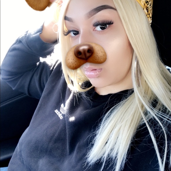 Meet your Posher, Mariah - Picture 3 of 4